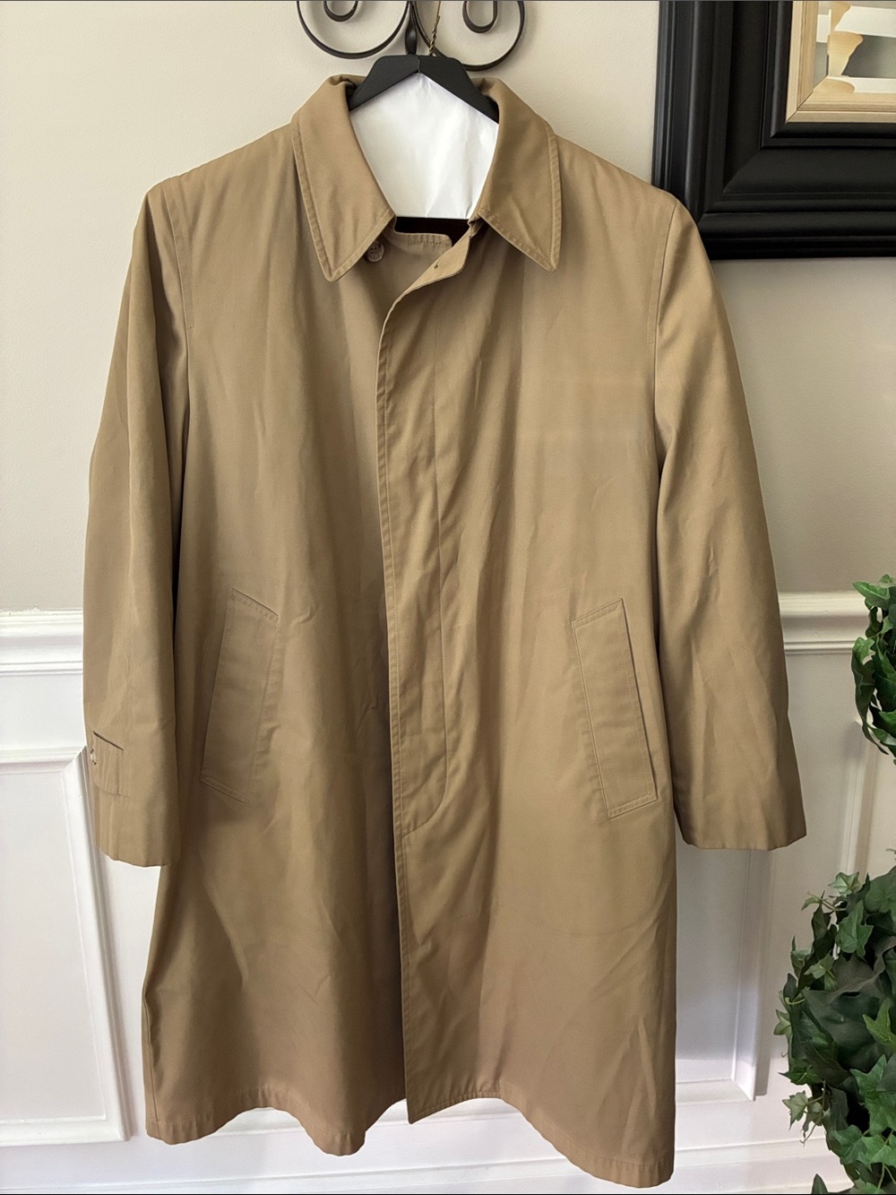 London Fog vintage Tan Trench Coat - Classic Single-Breasted Design 42Reg